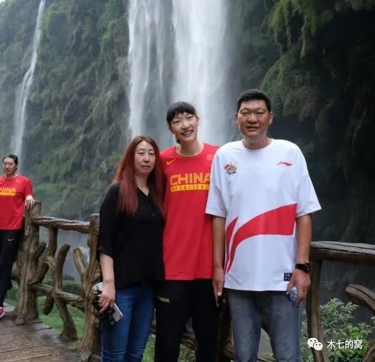 班长没带罩子让捏了一节课车视频